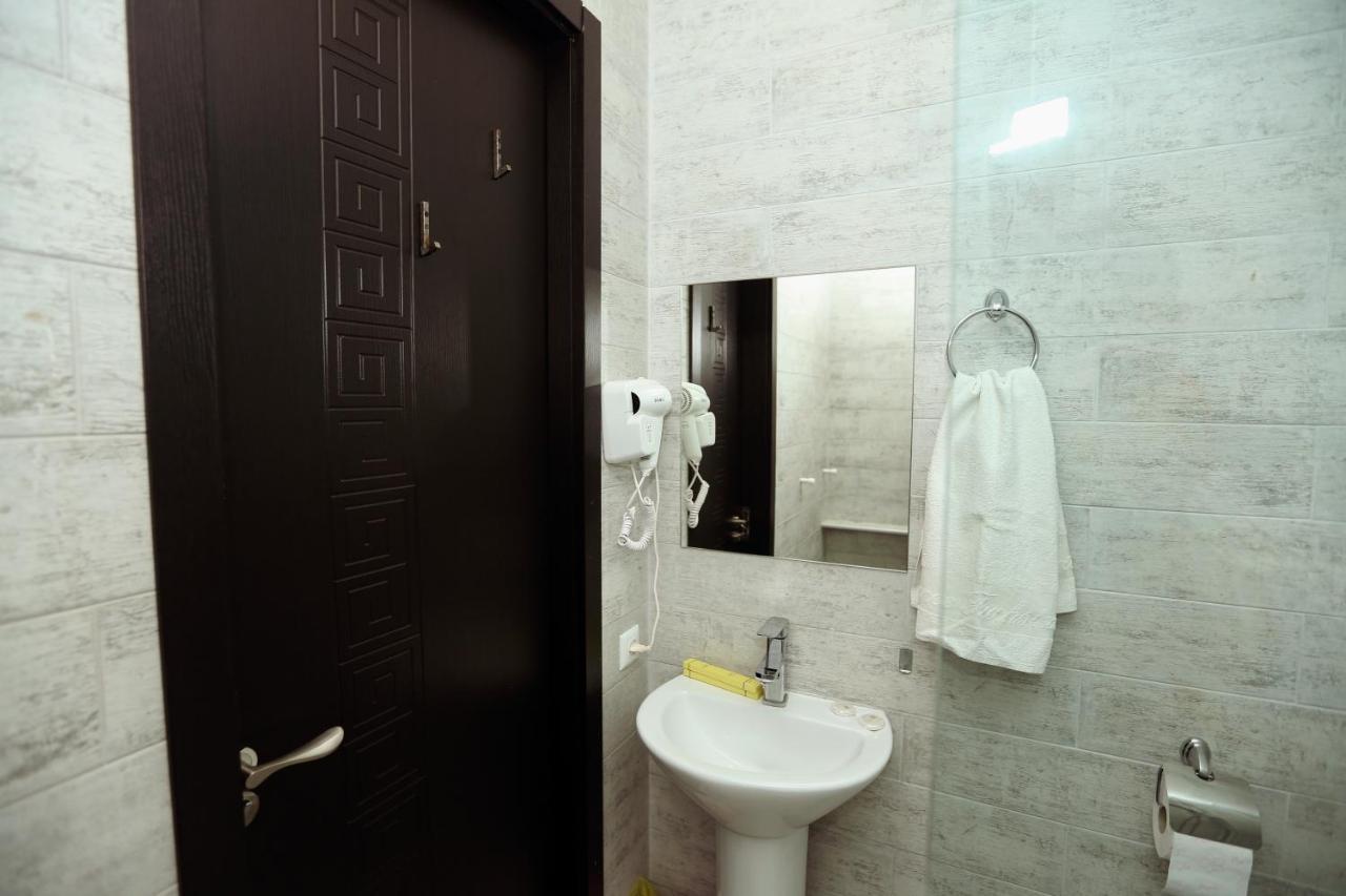 Family Apartment In Avlabari Тбилиси Екстериор снимка